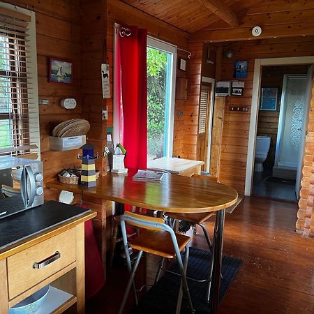 Tudor Lodge With Pool & Bbq Cabin Liskeard Extérieur photo