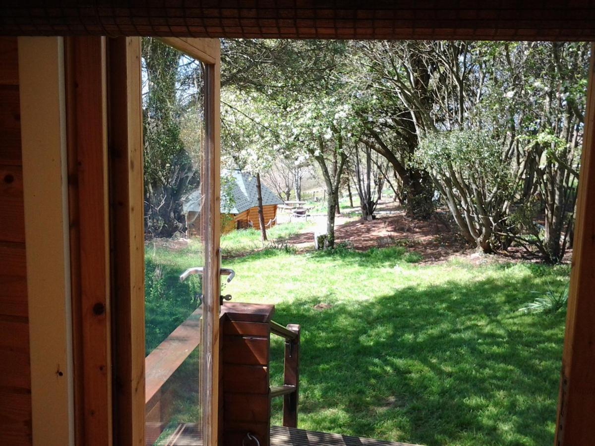 Tudor Lodge With Pool & Bbq Cabin Liskeard Extérieur photo