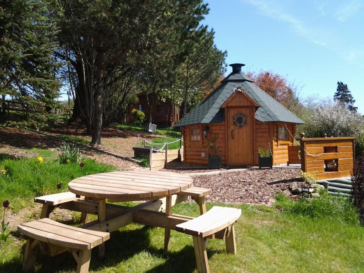 Tudor Lodge With Pool & Bbq Cabin Liskeard Extérieur photo