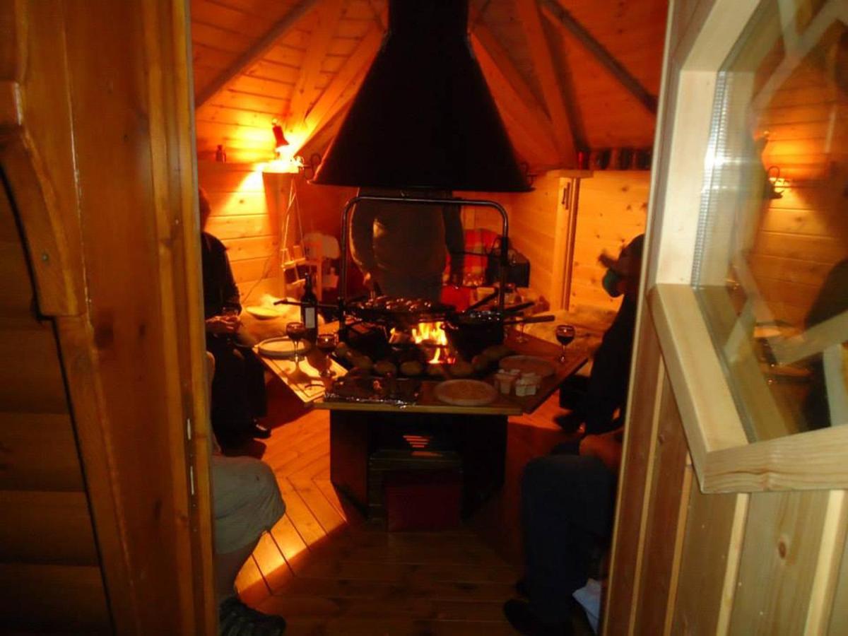 Tudor Lodge With Pool & Bbq Cabin Liskeard Extérieur photo