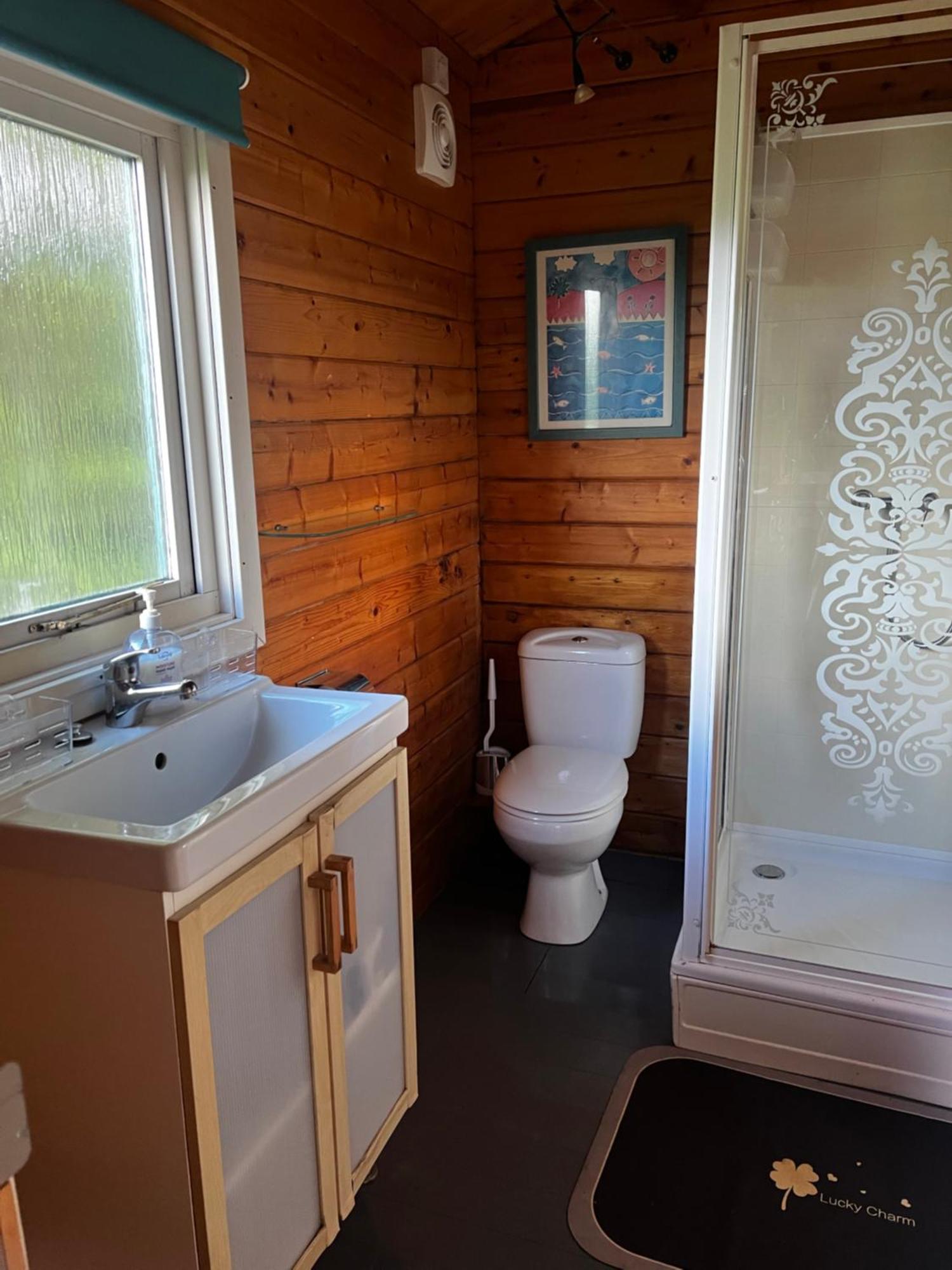 Tudor Lodge With Pool & Bbq Cabin Liskeard Extérieur photo