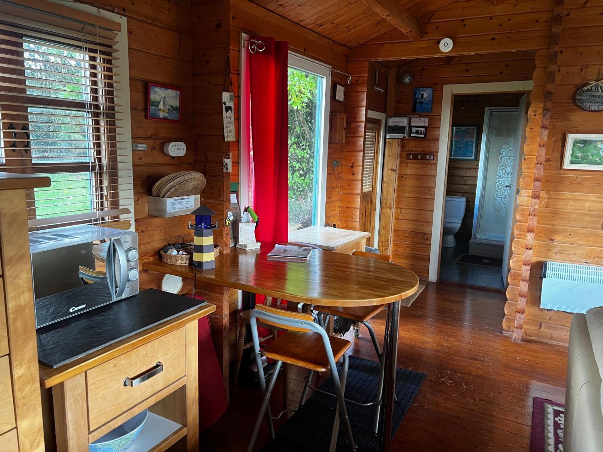 Tudor Lodge With Pool & Bbq Cabin Liskeard Extérieur photo